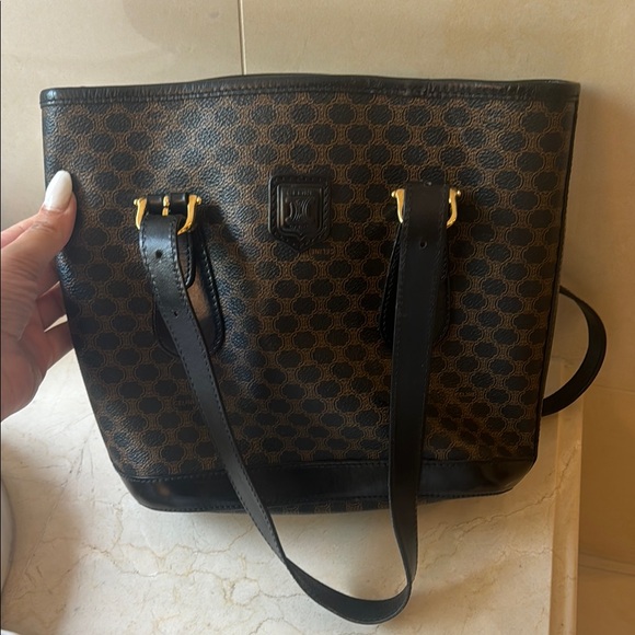 Elegant authentic Celine Tote Bag - Picture 1 of 9
